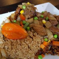 Thiebu Chicken\Guinar · Fried rice w/chicken & stewed vegetables.