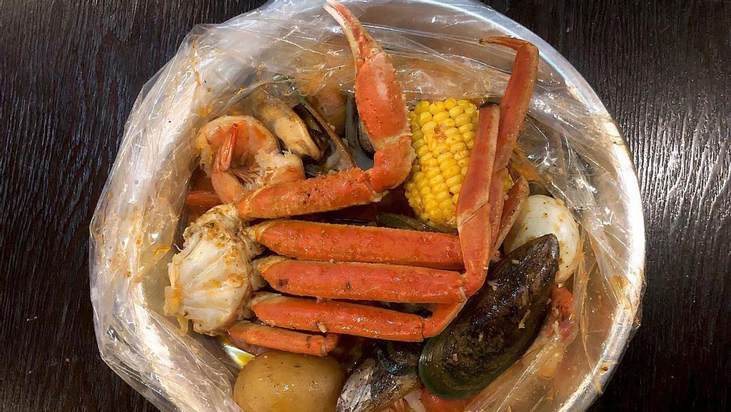 B1 · Mussel 1/2 LB, Shrimp(no head) 1/2LB, Snow Crab 1/2LB

Includes: 2 Sweet Corn, 2 Red Potatoe, and Sausages