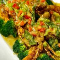 Soft Shell Crab Curry · Lightly fried soft shell crabs in a green curry sauce with bell peppers and basil leaves, se...