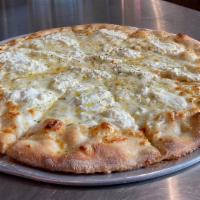 New York White Pizza · Mozzarella, ricotta, fresh garlic and extra virgin olive oil.