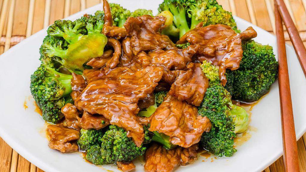 Beef Broccoli · Tender sliced beef  with fresh broccoli cooked with a light brown sauce.