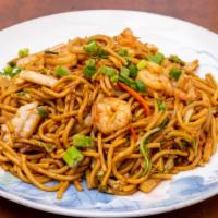Shrimp Lo Mein · Shrimp, carrot and celery, cabbage, onion, green onion.