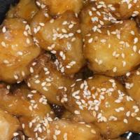 L21 Sesame Chicken (Lunch) · Chunks of tender chicken or beef lightly fried with chef's special sauce and sesame sauce.