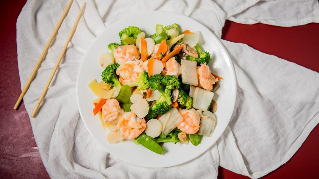 Steamed Shrimp With Broccoli · 