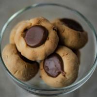 Sand Tart Cookie · Famous pecan and chocolate cookie