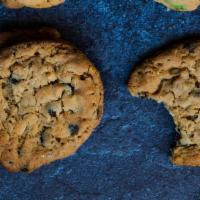 Oatmeal Cookie · Traditional oatmeal raisin cookie