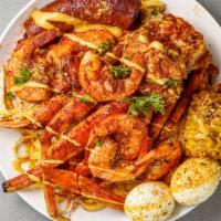 Crab Boil 🦀 Reggae Pasta · Crab Legs 🦀, Cajun Sausage Pasta, w/Boiled Eggs🥚& Cajun Corn Cob 🌽