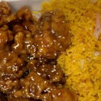 Sesame Chicken Combo Plate · Served with chicken fried rice or steamed rice and choice of egg roll or drink.