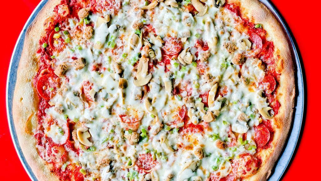 Deluxe Pizza (Large) · Pepperoni, Italian sausage, onion, green pepper and mushrooms.