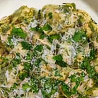 Chicken Broccoli Pasta · Recommended. Grilled chicken, broccoli, penne pasta, alfredo, and pesto. Served with freshly...