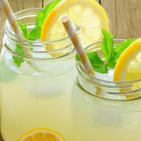 32 Oz Fun Bros. Fresh Lemonade · Fresh Squeezed lemonade in a large 32 ounce cup.