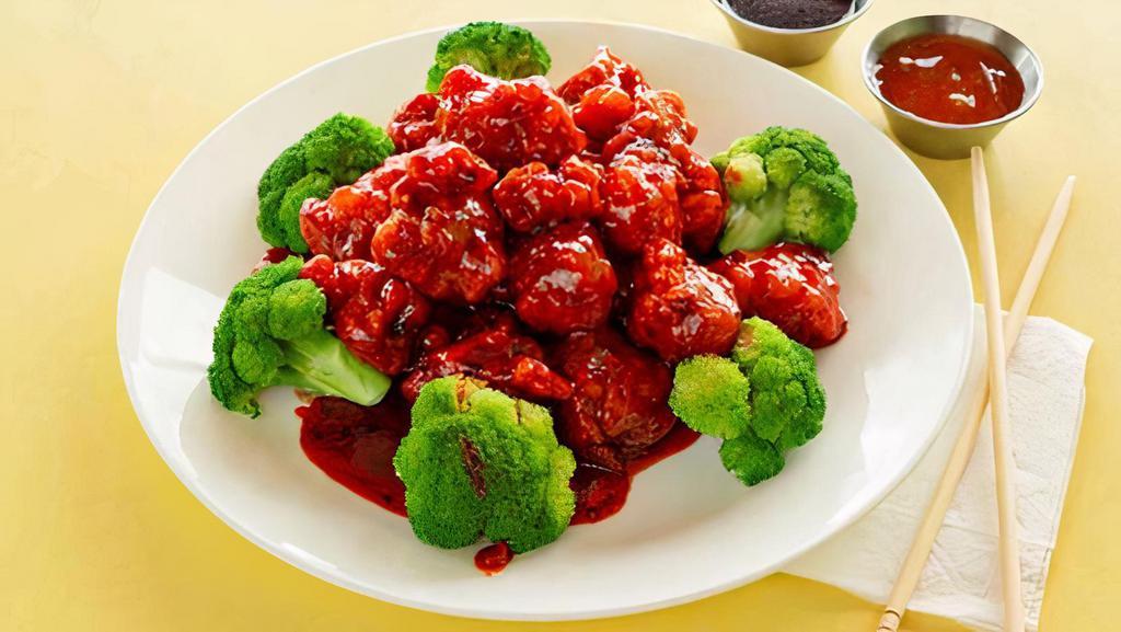 General Tso'S Chicken · Spicy. Tender crunchy chicken meat marinated and quickly fried till crispy. Served over steam broccoli. Served with white rice.