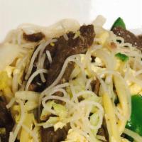 Singapore Noodles With Beef Chow Mei Fun · 