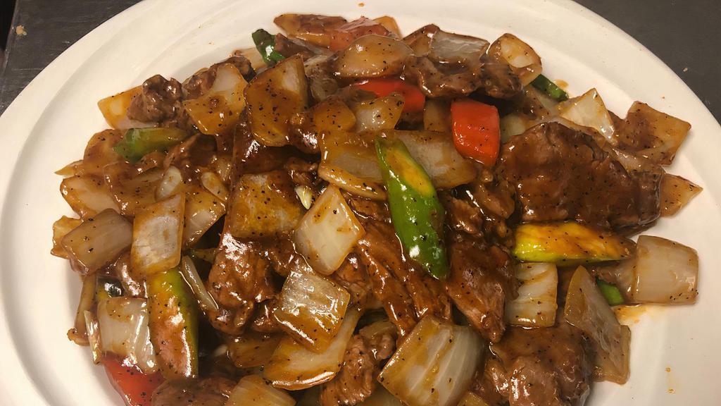 Black Pepper Beef · Onions, black peppers, red bell peppers, green bell peppers