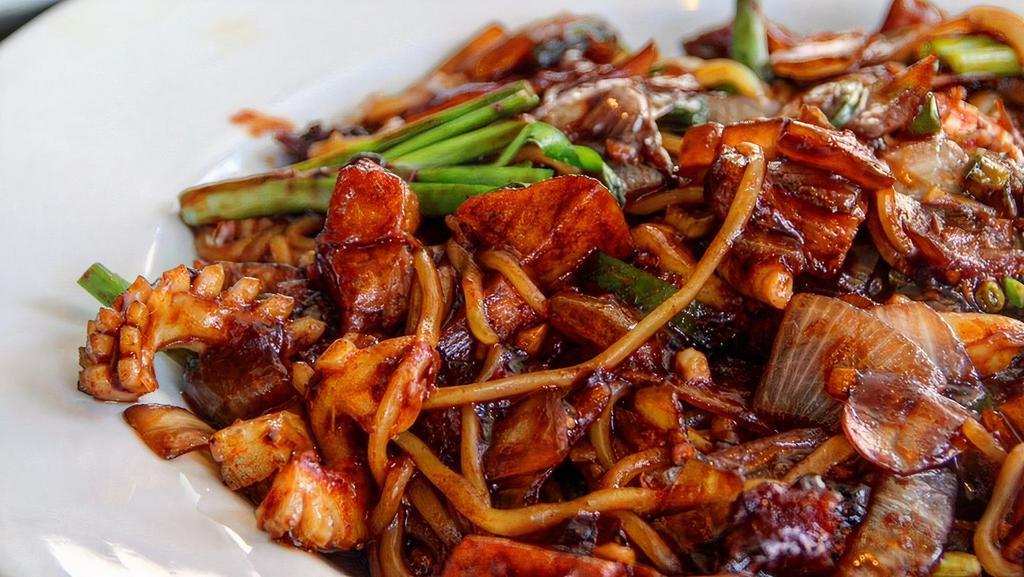 Seafood Ram-Don · Stir-fried spicy black bean noodles