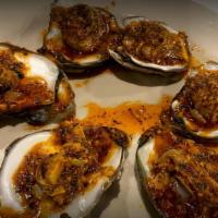 Steamed Oysters (6) · Fully Cooked Oysters With Garlic Butter Seasoning