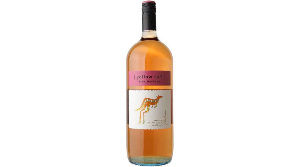 Yellow Tail Pink Moscato · 1.5 L