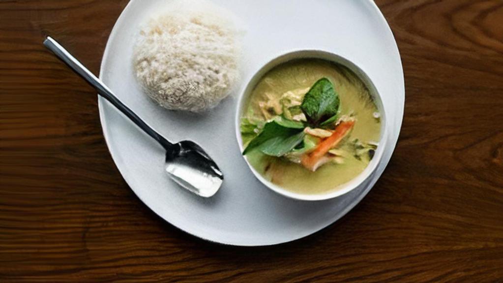 Green Curry · Gluten-free, spicy. Coconut milk, bell pepper, bamboo shoot, basil.
