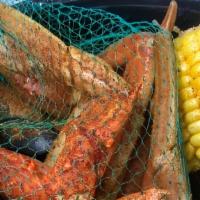 Arctic Bay · Snow Crab, lobster claws, shrimp, sausage, corn potatoes.