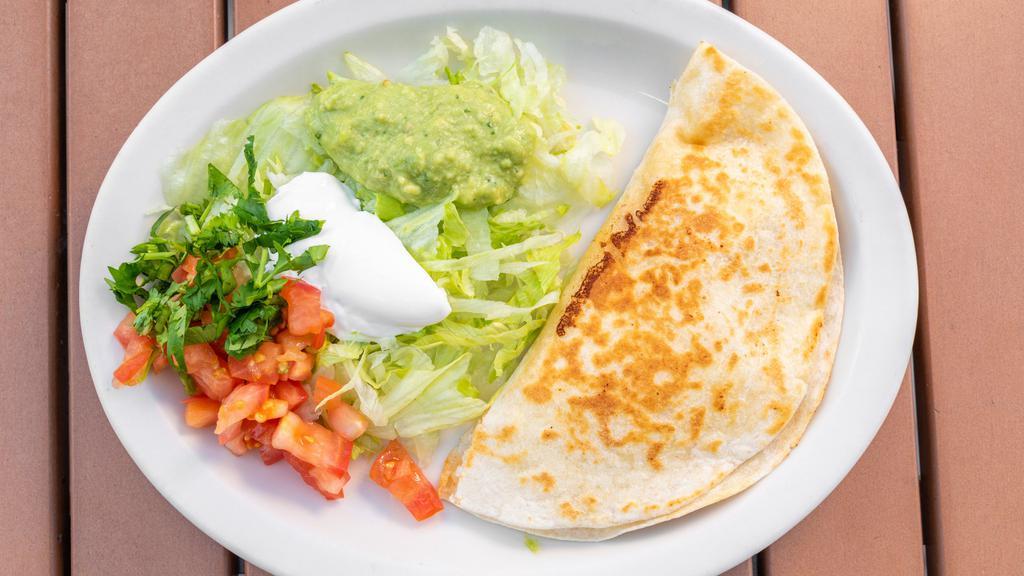 Quesadilla Verde (Vare-Day) · Our stuffed cheese quesadilla with beans and your choice of ground beef, beef tips, shredded beef or chicken. Served with lettuce, tomatoes, sour cream and guacamole.