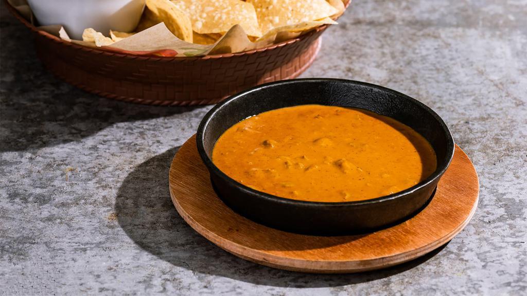 Skillet Queso · Favorite. Your chip’s favorite dip for over 25 years. Original with beef. Served with chips and salsa. 1430 cal.