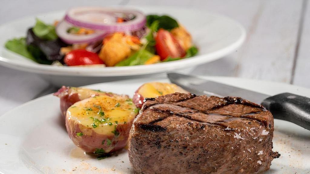 Gf Center-Cut Sirloin Steak† · 8-ounce USDA Choice sirloin and choice of sides. Served with choice of Caesar salad, tossed salad, or cup of soup. .