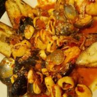 Mussels Marinara · Fresh mussels sautéed with homemade marinara sauce over your choice of pasta.