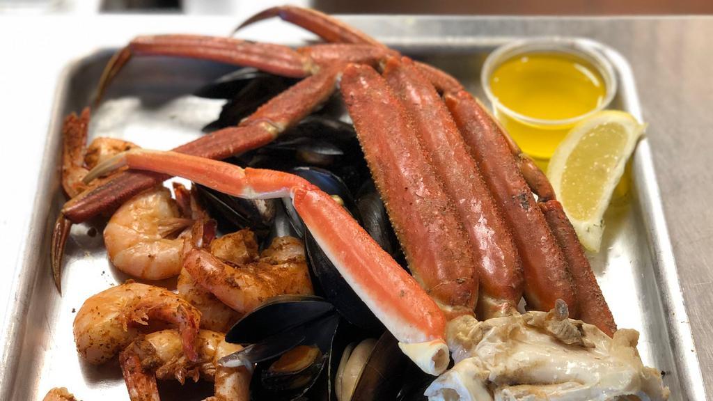 Steamed · 1/2 lb. shrimp, 12 mussels and 1/2 lb. crab legs.