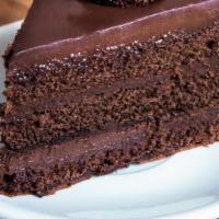 Chocolate Cake With Chocolate Ganache · 
