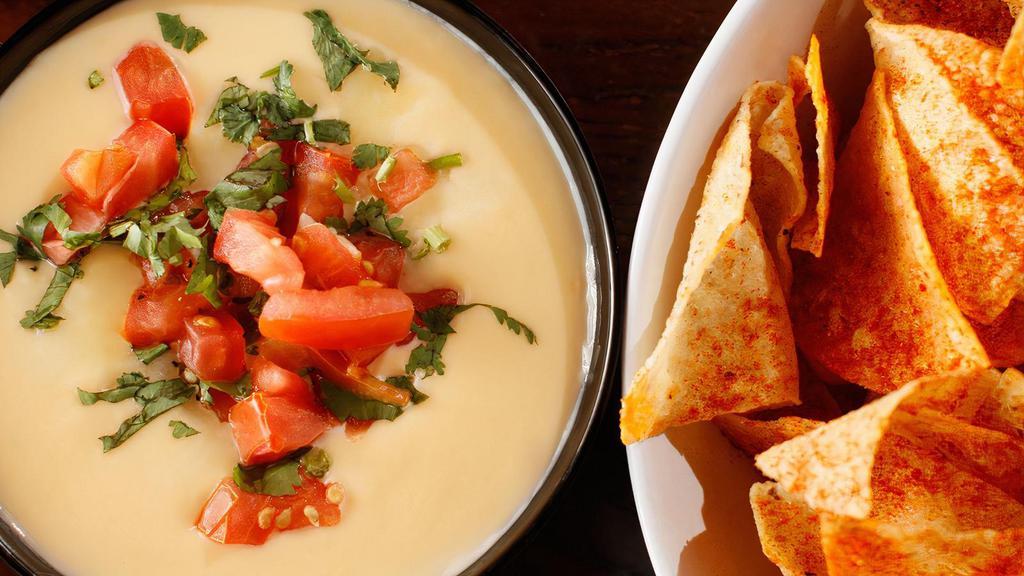 Queso · Chips & Queso