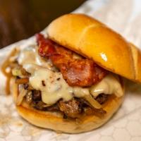 Orkahauger · Sirloin patty with swiss, grilled mushrooms, grilled onions, and bacon.
