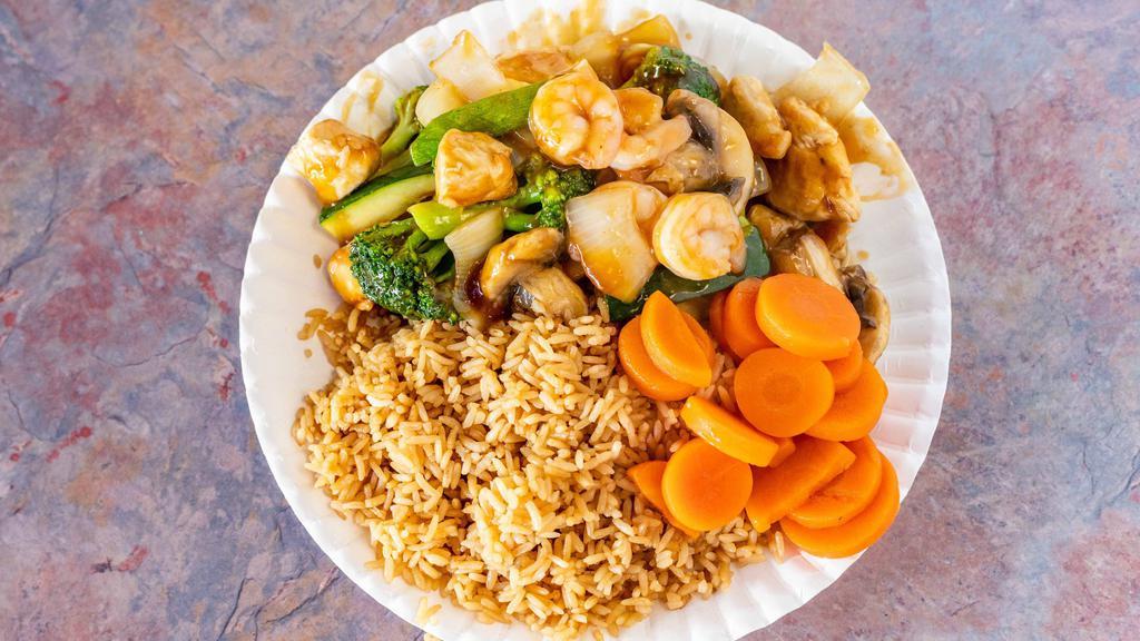 Hibachi Chicken & Shrimp Grill Combo · with Broccoli, Mushroom ,Zucchini ,Onion , Cabbage , Carrots.