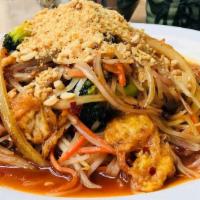 Vegetable Pad Thai · Hot and spicy. Contains Peanut