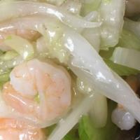 Shrimp Chow Mein · Dinner combo plate.
