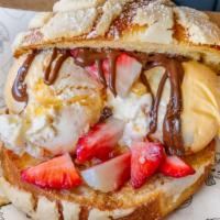 Concha Ice Cream Sandwich · Waffle, powder sugar, whipped cream,maple syrup