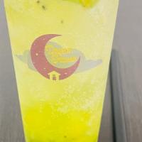 Pineapple Kiwi Refresher · Club Soda based drink made with fresh kiwi and pineapple
