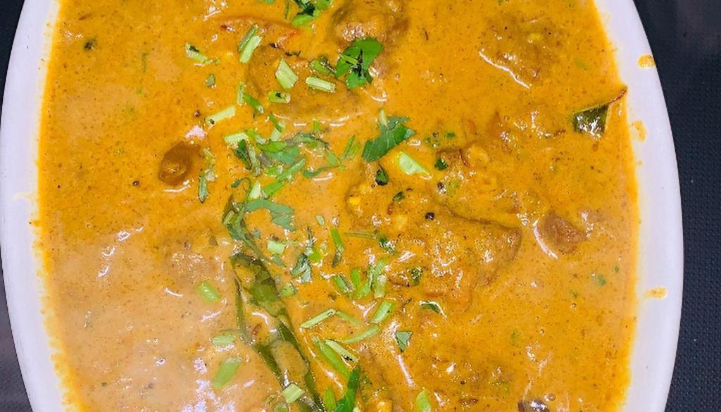 Chicken Korma · Chicken cooked in creamy sauce of nuts, coconut and tomato.
