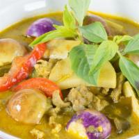Green Curry · An aromatic blend of coconut milk, bamboo shoots, aubergine, zucchinis, bell peppers & Thai ...