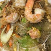Woon Sen · Cellophane noodles stir fry with shrimp, chicken, egg and mixed vegetables, topped with frie...