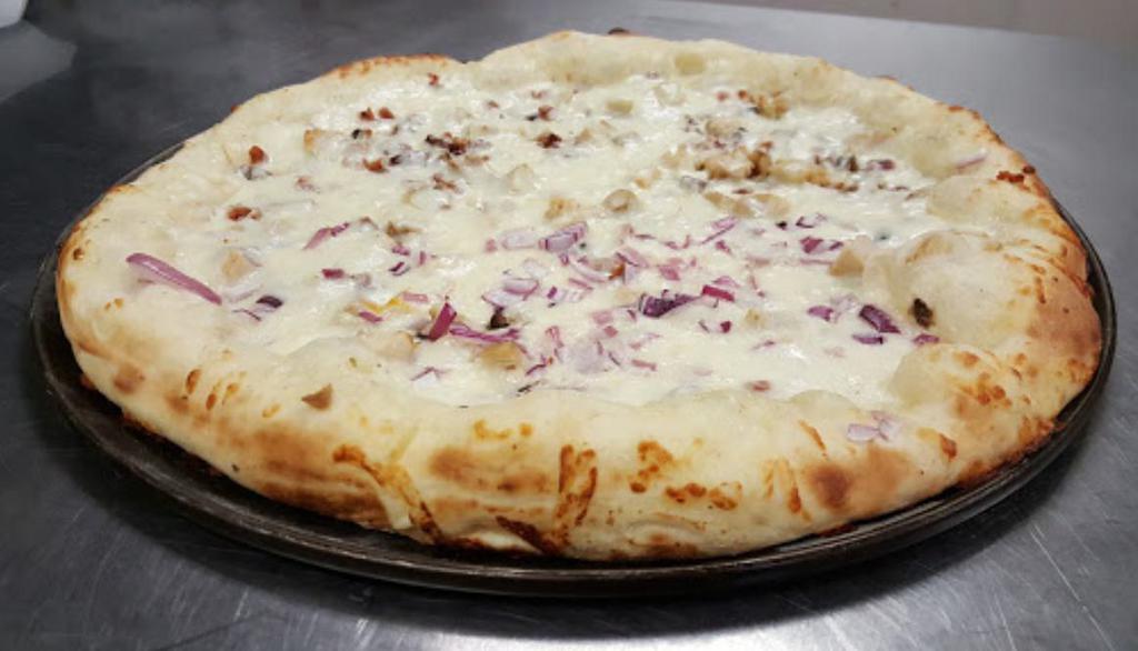 KNIK PIZZA · Pizza · Desserts · Salad