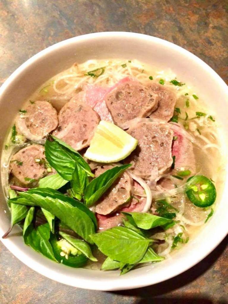 Pho Life · Vietnamese · Salad · Sandwiches · Smoothie · Noodles