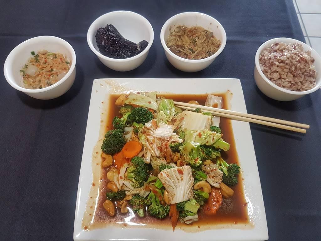 Royal Thai · Thai · Desserts · Chinese · Noodles · Salad