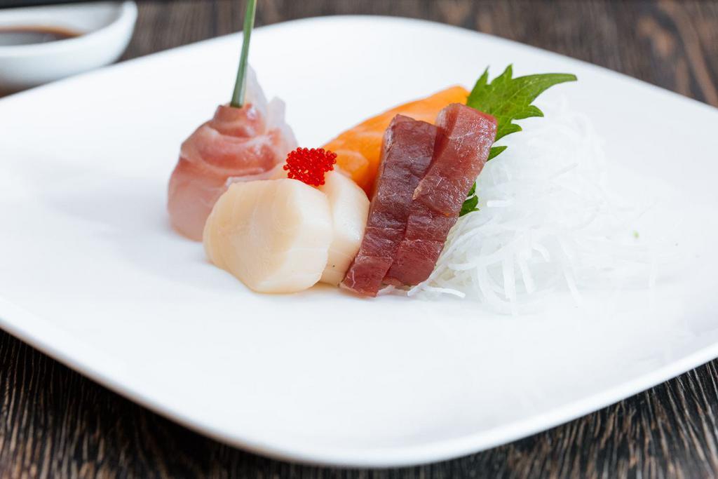 Fat Tuna · Japanese · Sushi · Ramen · Salad