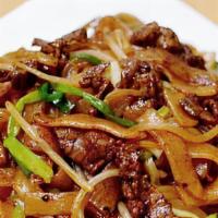 Beef Chow Fun · onion, scallion, snow pea, bean sprout, carrot, and beef