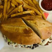 Carne · steak ,chipotle mayo,lettuce, tomatoes, onions, black beans,avocado, jalaprno peppers