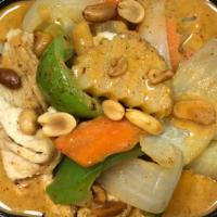 Massaman Curry · Massaman curry with potatoes, peppers, onions, carrots, and peanuts.
( order RICE separate a...