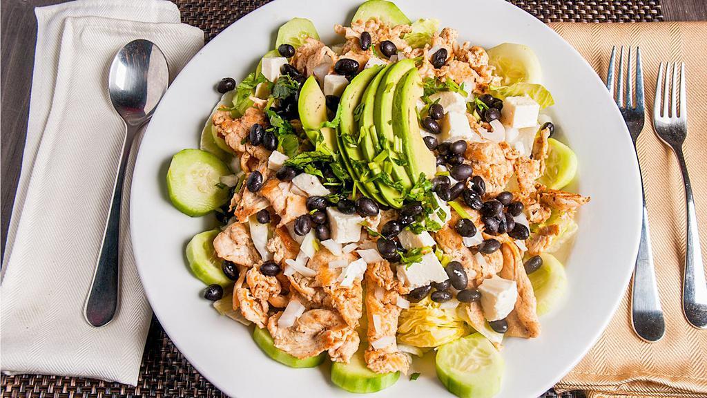 Ensalada De Chipotle · Grilled chicken, beans, onions, cucumber, carrots, fresh cheese, avocado and chipotle dressing.