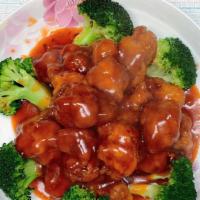 General Tso'S Chicken—左宗鸡 · Served with white rice.  Hot.