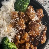 General Tso'S Chicken Combo Platter · Hot and spicy. Served with pork fried rice or white rice, and egg roll.