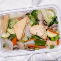 Mixed Vegetables & Tofu Sauce · Fresh vegetables, mushrooms and tofu in a white wine sauce with ginger and garlic. Low in fa...